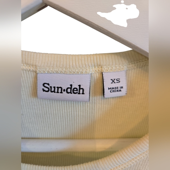 NWOT ARITZIA Sun-deh Tencel Tee - Cream, Green, Purple, Navy - Picture 5 of 8